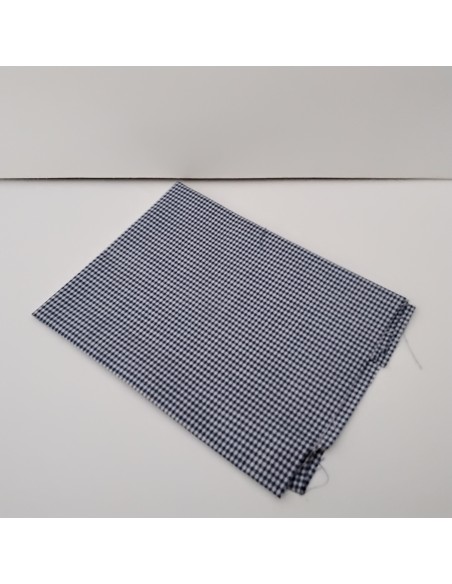 Trozo de tela cuadros azul marino y blanco