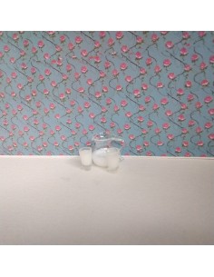 Jarra de cristal con leche...