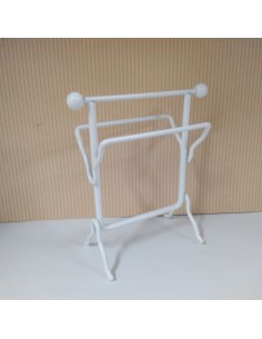 Toallero de pie blanco