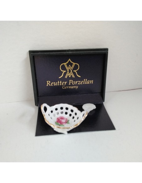 Centro de mesa, decorado y calado de Reutter