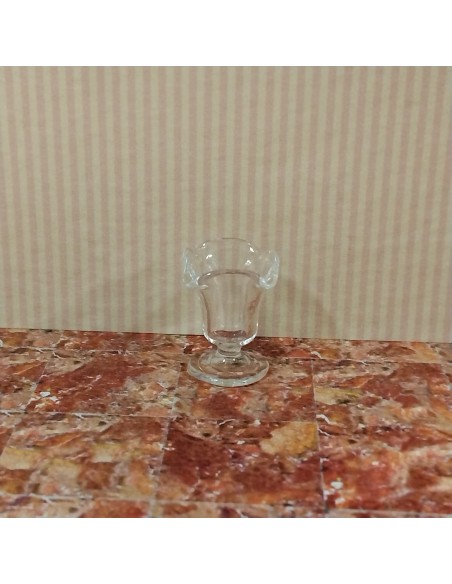 Jarrón tipo copa, de cristal soplado