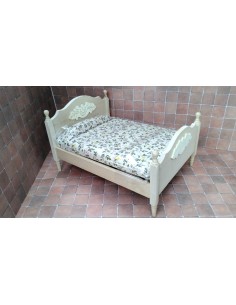 Cama grande sin pintar