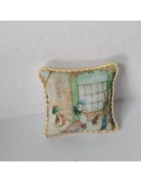 Cojin decorado con la oca Carlota