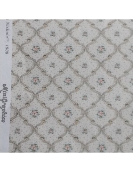 Papel fondo blanco y pequeñas florecitas