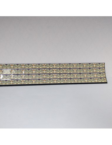 Cenefa, azulejo en relieve para perfilar