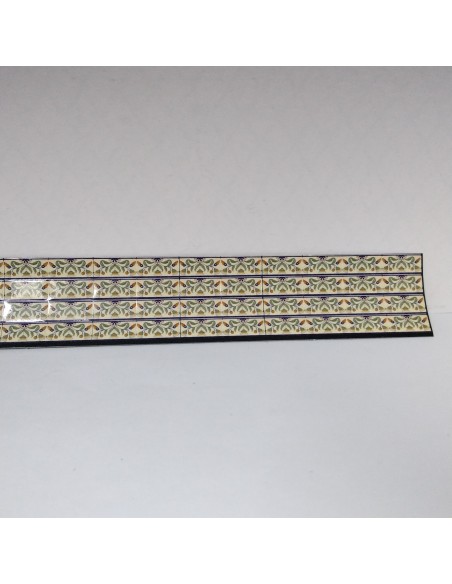 Cenefa, azulejo en relieve para perfilar