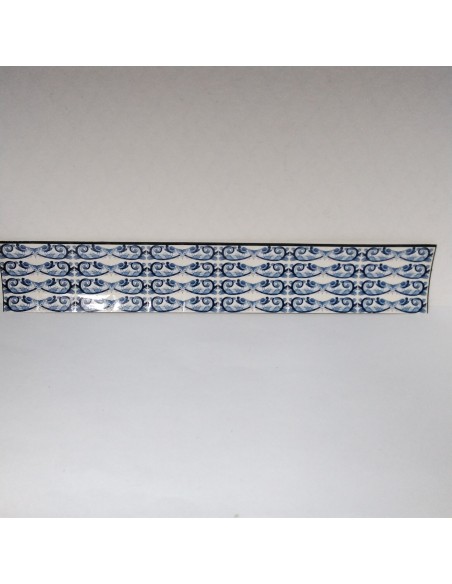Cenefa, azulejo en relieve para perfilar