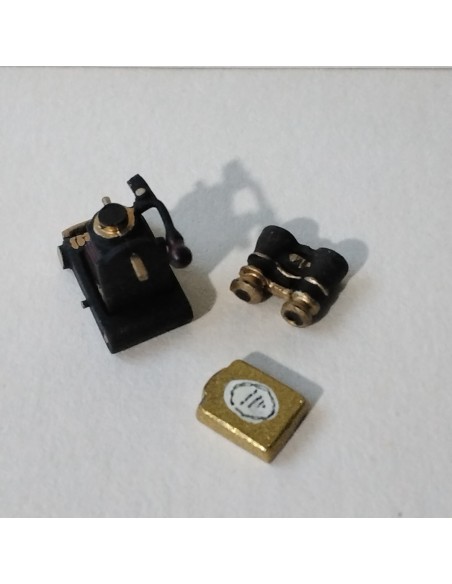 Camara de fotos y binoculares antiguos