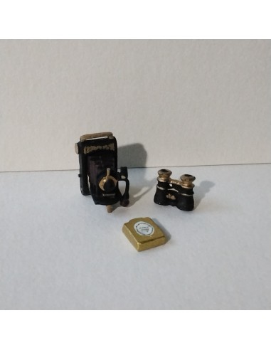 Camara de fotos y binoculares antiguos