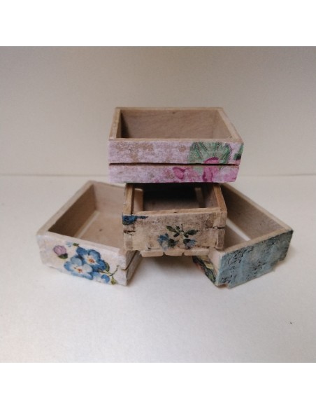 Cajón de madera decorado