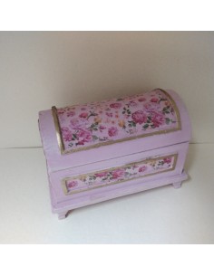 Baul pintado y decorado en...