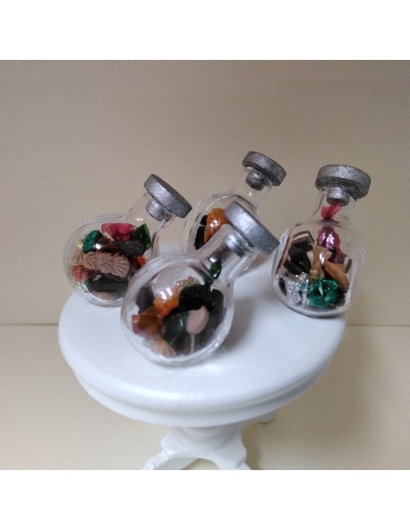 Tarro con bombones y galletas. Unidad