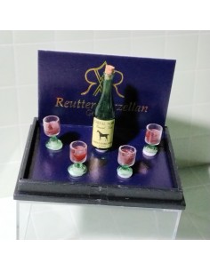 Botella de vino y 4 copas...