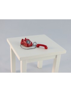 Teléfono en miniatura de color rojo 2