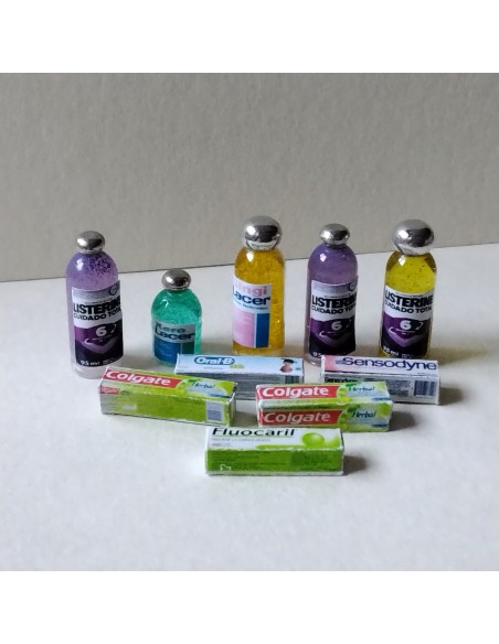 1 Colutorio y 1 pasta de dientes, colores variados