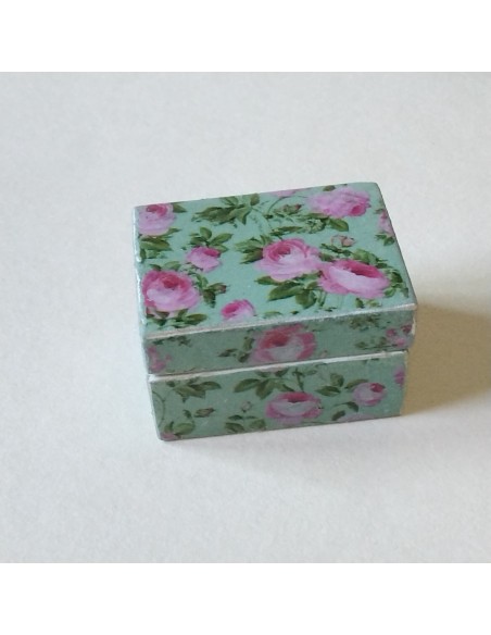 Joyero verde y decorado con flores