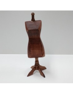 Maniqui, tono madera...