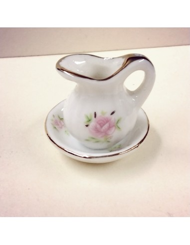 Jarra de agua y palangana