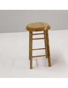 Taburete color pino y patas...