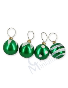 Bolas de navidad verdes y...
