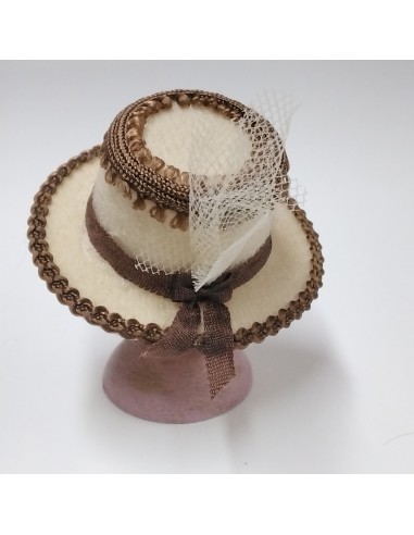 Sombrero beige y avellana