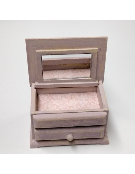 Mini baúl pintado y decorado