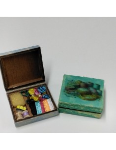 Caja de costura decorada