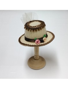 Sombrero beige y avellana