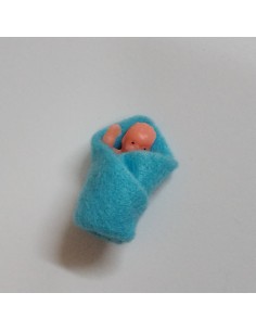 Muñeco juguete en miniatura...