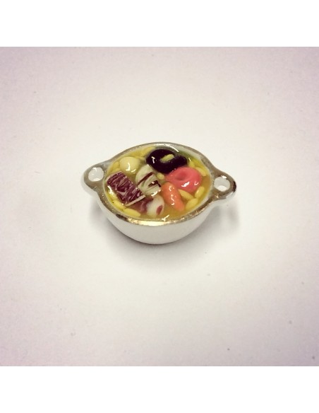 sopera de potaje con prigada.