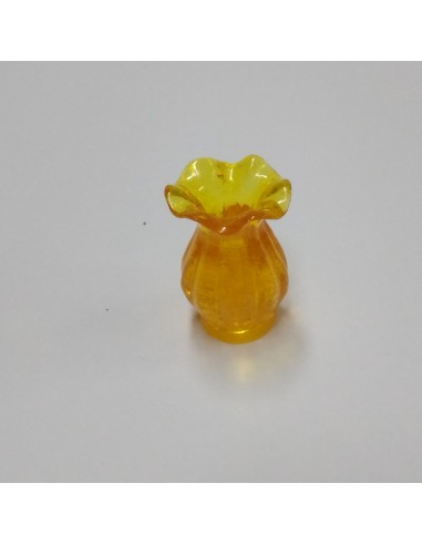 Jarrón de resina en amarillo