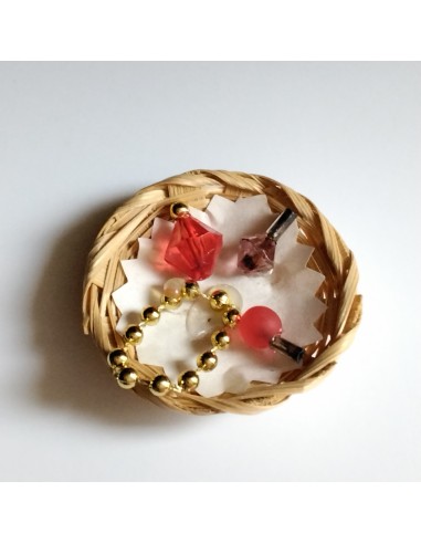 Cesta decorada para baño o dormitorio