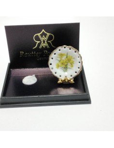 Plato con soporte marca...