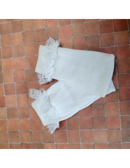 Calcetines blancos con volante de encaje