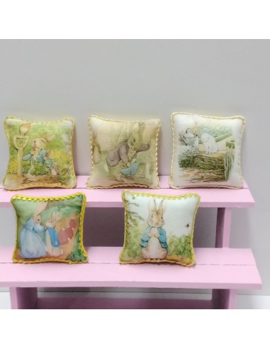 Cojín con decoración de Beatrix Potter