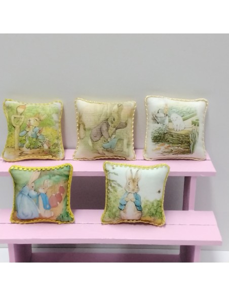 Cojín con decoración de Beatrix Potter