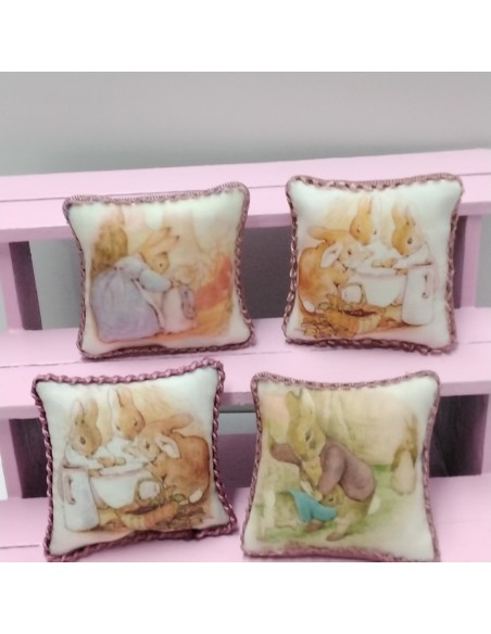 Cojín con decoración de Beatrix Potter