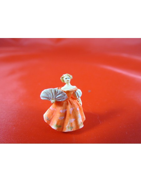 Lady vestida de naranja