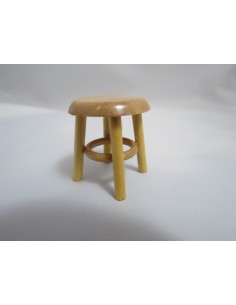 Taburete en color pino
