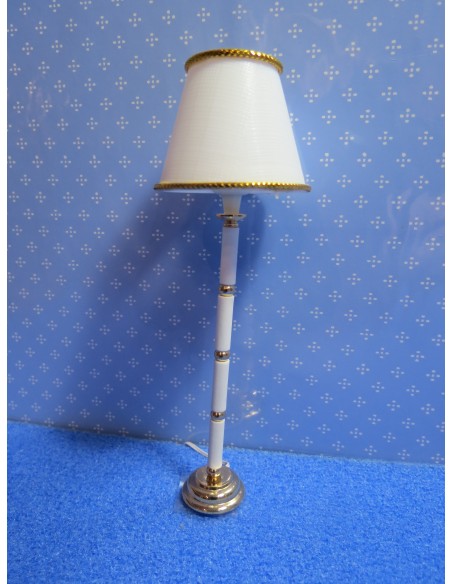 Lampara de pie blanca