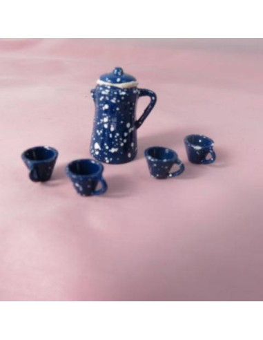 Cafetera y tazas azules
