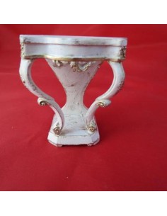 Consola de resina blanca  2