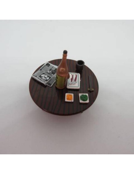 mesa baja con complementos 1:16