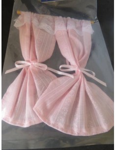 Cortinas rosa con pequeñas flores