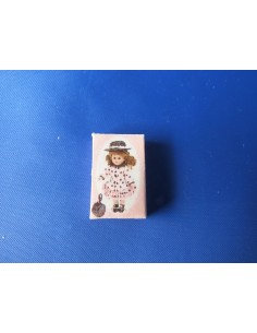 Caja vacia de muñeca