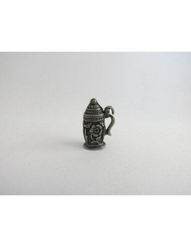 Jarra de metal, tipica inglesa