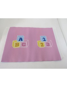 alfombra infantil en rosa