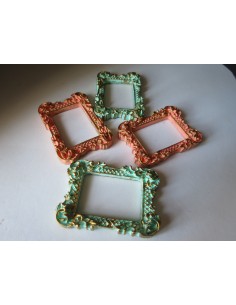 Marco de color y dorado