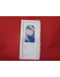 Puerta blanca y cristales