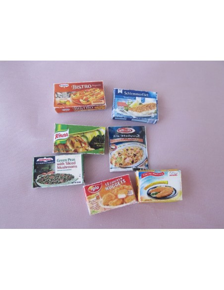 Cajas vacias y cerradas de comidas